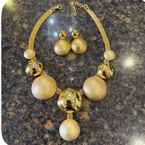 African jewelry round necklace Dubai gold tone, mesh necklace, and earring set